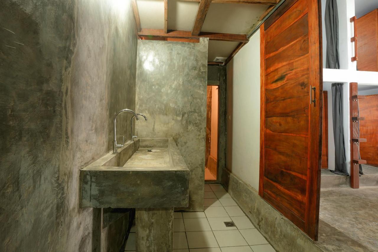 Waiwas Hostel Kuta  Dış mekan fotoğraf